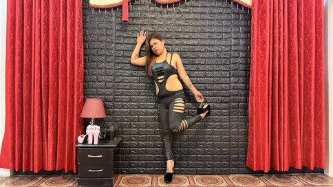 Private show with BeautyExtremely