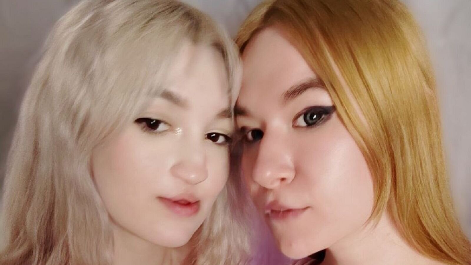 Private show with BellaAndBri