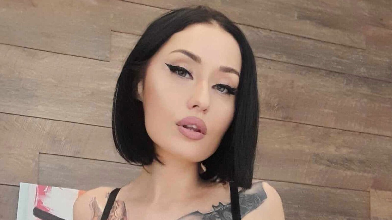 Private show with CrystalDamon