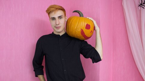 Private show with HarryWalters