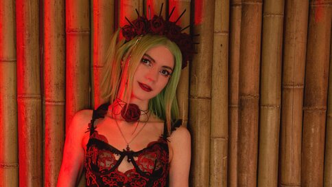 Private show with HelenaHarmon