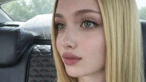 Private show with LunaKlein