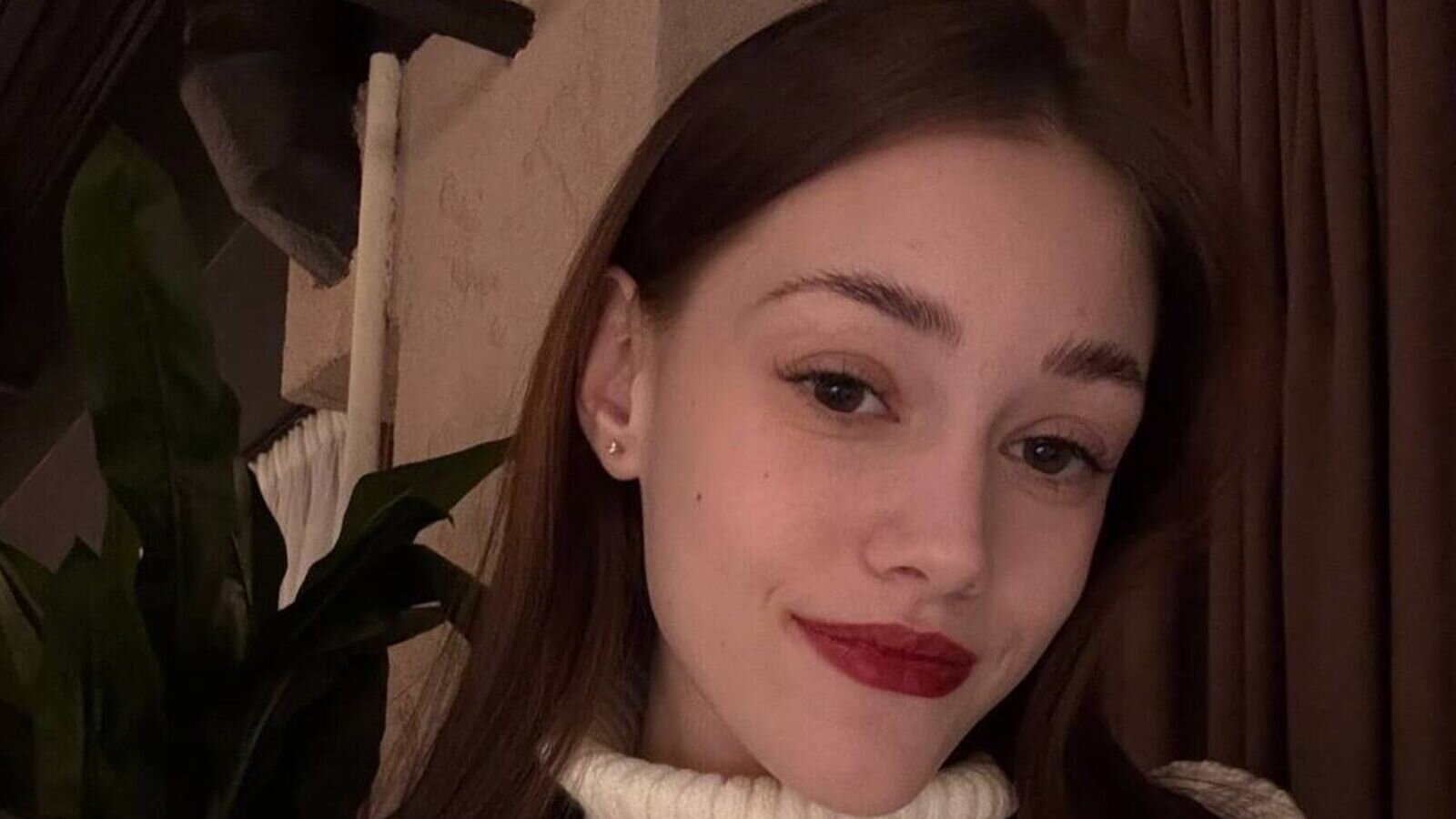 Private show with MaeBroadway