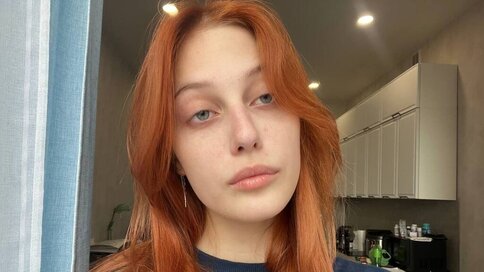 Private show with NiaDoussan