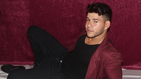 Private show with ValentinoCosta